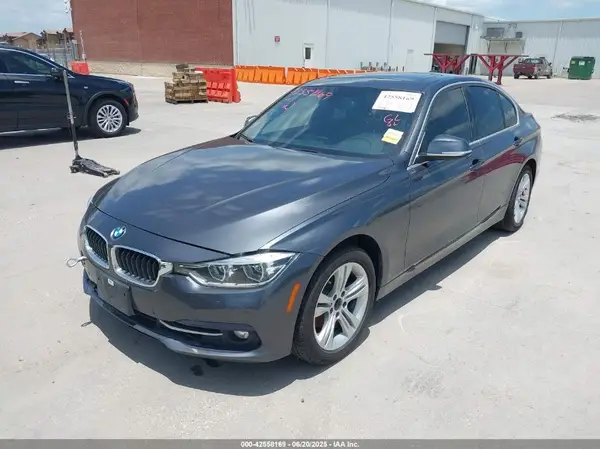 WBA8D9C56HK678445 2017 BMW 3ER - Image 2