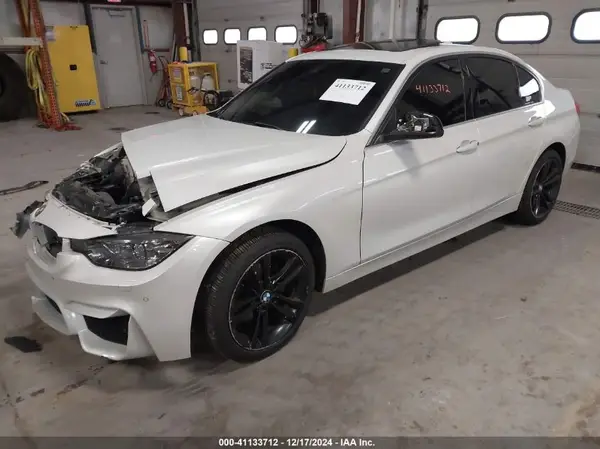 WBA8D9C56JA012844 2018 BMW 3ER - Image 2