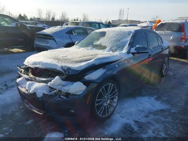 WBA8D9C56JA013847 2018 BMW 3ER - Image 2