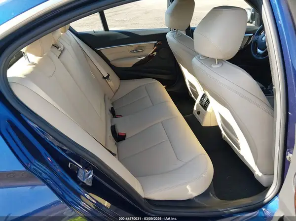 WBA8D9C56JA608262 2018 BMW 3ER - Image 8