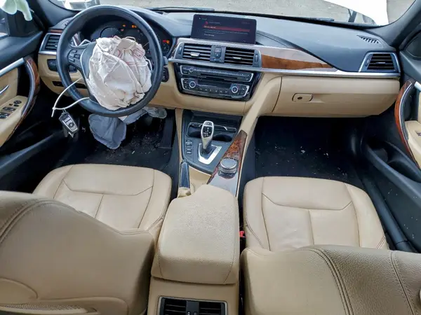 WBA8D9C56JA615275 2018 BMW 3ER - Image 8
