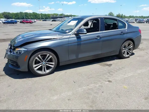 WBA8D9C56JA615423 2018 BMW 3ER - Image 2