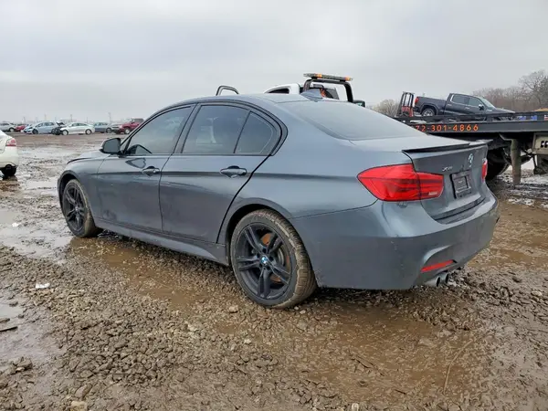 WBA8D9C56JA615437 2018 BMW 3ER - Image 2