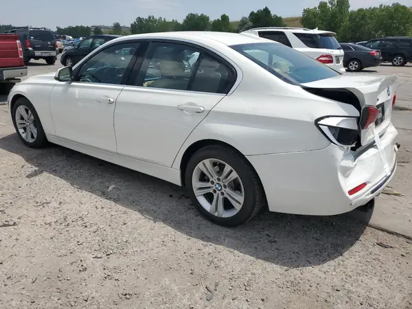 WBA8D9C56JA615700 2018 BMW 3ER - Image 2