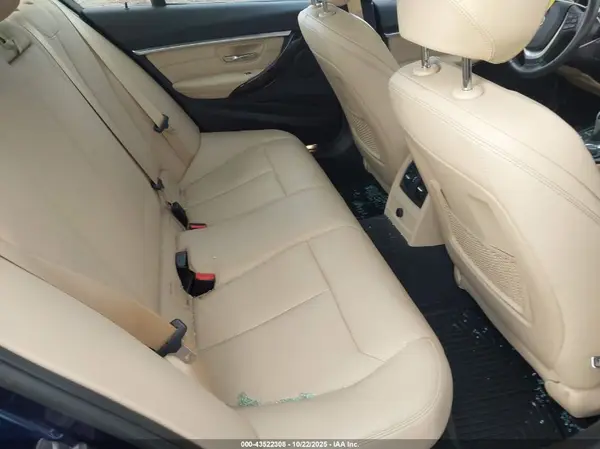 WBA8D9C56JA616216 2018 BMW 3ER - Image 8