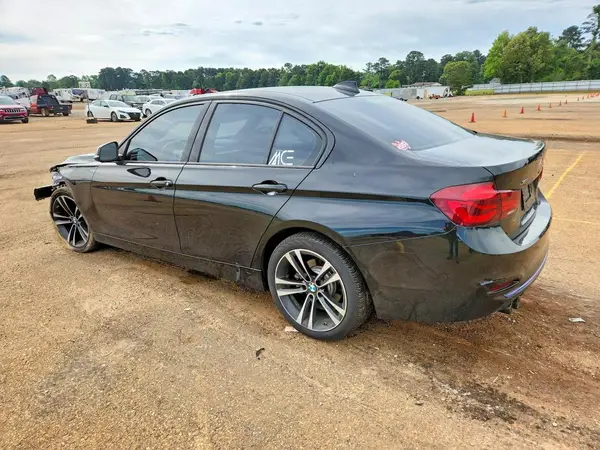 WBA8D9C56JA616345 2018 BMW 3ER - Image 2
