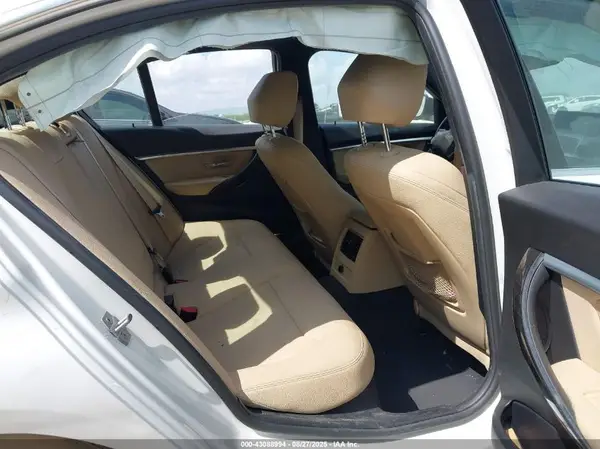 WBA8D9C56JEM32256 2018 BMW 3ER - Image 8
