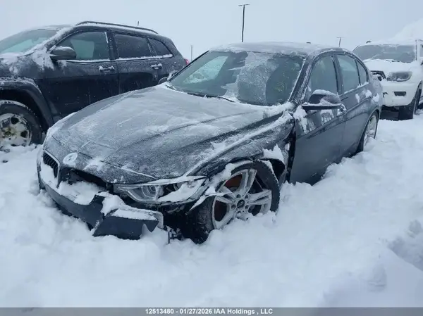 WBA8D9C57JA615169 2018 BMW 3ER - Image 2