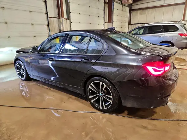 WBA8D9C57JA616080 2018 BMW 3ER - Image 2