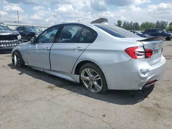 WBA8D9C57JEB35547 2018 BMW 3ER - Image 2