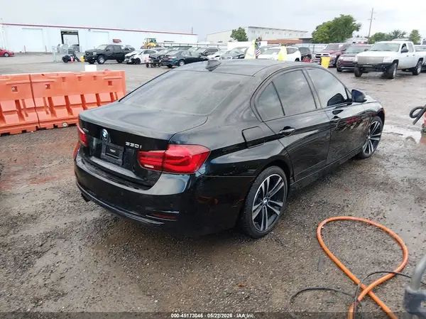 WBA8D9C57JEM32136 2018 BMW 3ER - Image 2