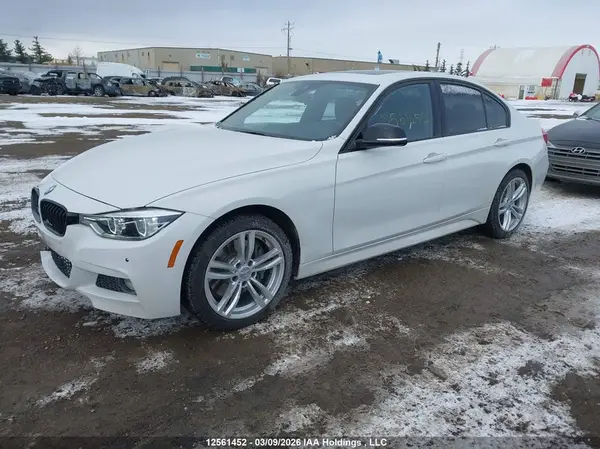 WBA8D9C58JA013283 2018 BMW 3ER - Image 2