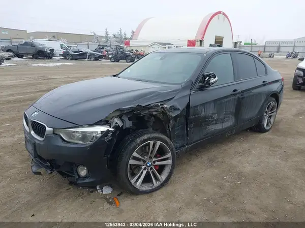 WBA8D9C58JA013462 2018 BMW 3ER - Image 2