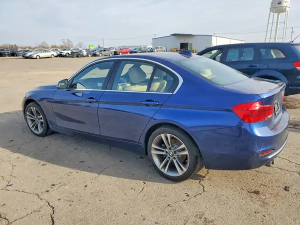 WBA8D9C58JA607503 2018 BMW 3ER - Image 2