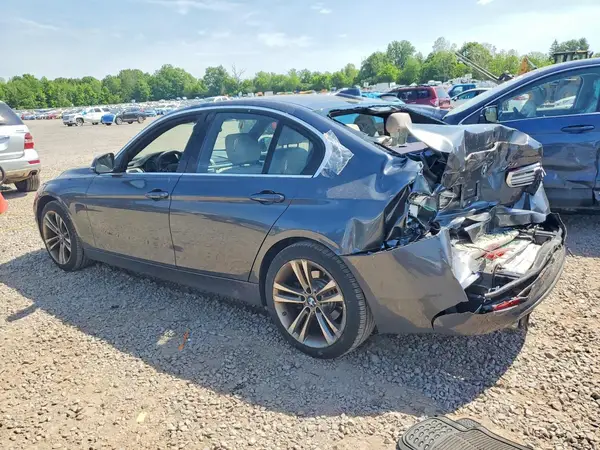 WBA8D9C58JA608568 2018 BMW 3ER - Image 2