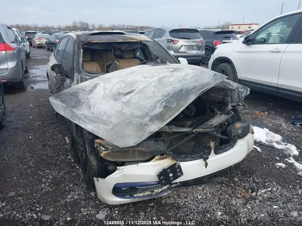 WBA8D9C58JA614838 2018 BMW 3ER - Image 1