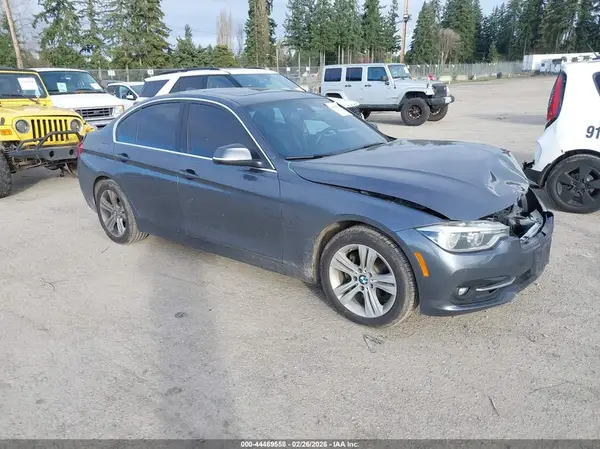 WBA8D9C58JA614936 2018 BMW 3ER - Image 1