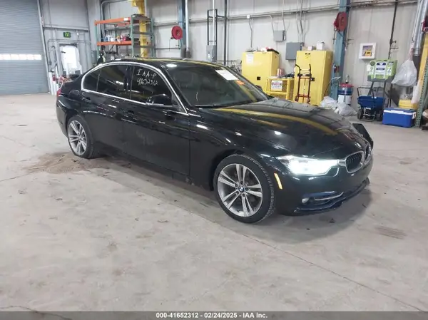 WBA8D9C58JEB35198 2018 BMW 3ER - Image 1