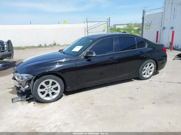 WBA8D9C58JEB35458 2018 BMW 3ER - Image 2