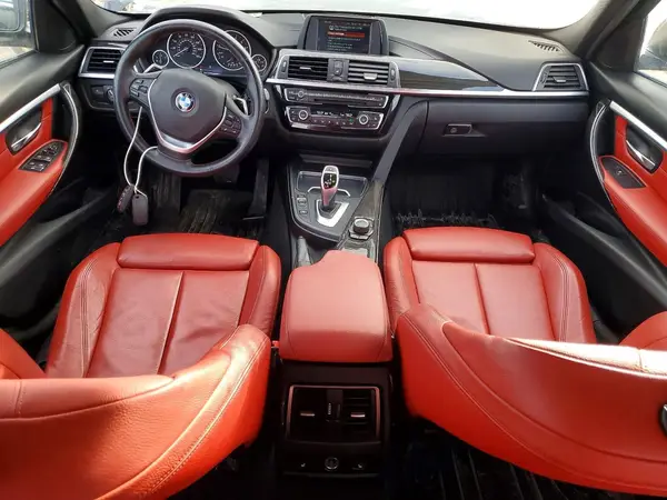 WBA8D9C58JEB35671 2018 BMW 3ER - Image 8