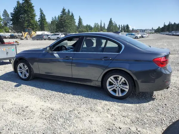 WBA8D9C58JEM32436 2018 BMW 3ER - Image 2
