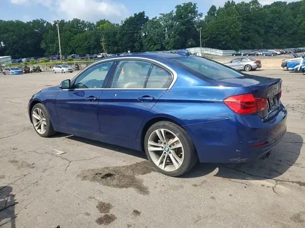 WBA8D9C58JEM32467 2018 BMW 3ER - Image 2