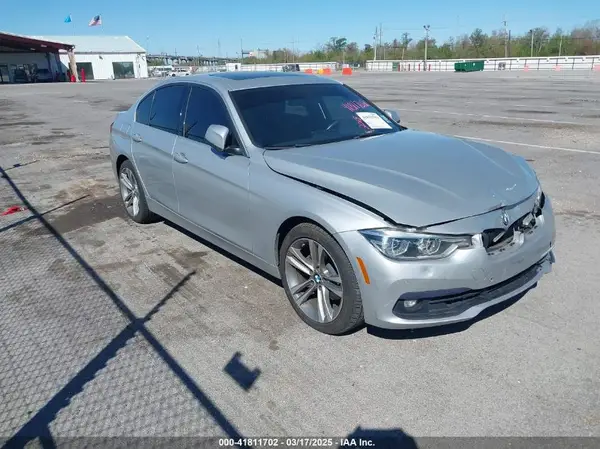 WBA8D9C58JEM33926 2018 BMW 3ER - Image 1