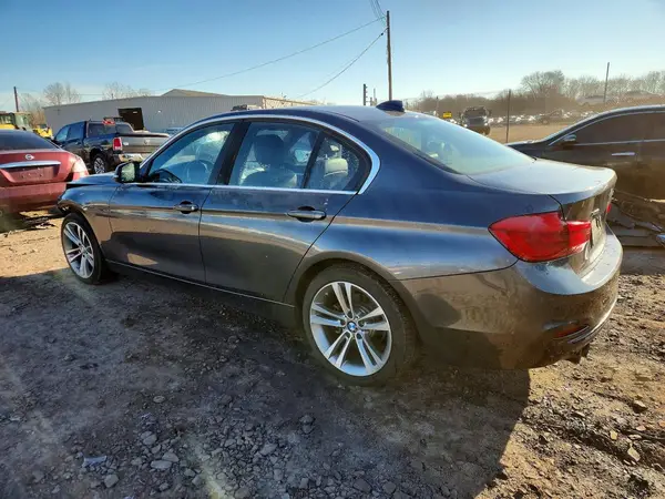 WBA8D9C59HA003758 2017 BMW 3ER - Image 2