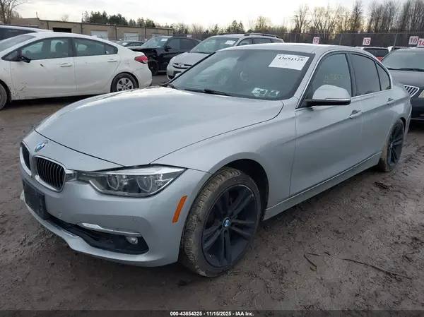 WBA8D9C59HK677810 2017 BMW 3ER - Image 2