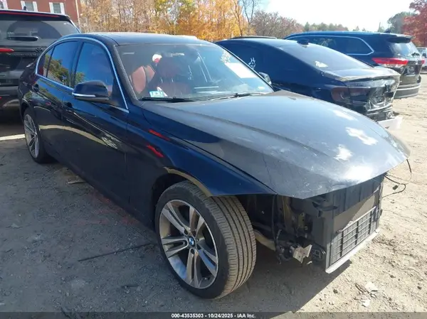 WBA8D9C59JA608000 2018 BMW 3ER - Image 1