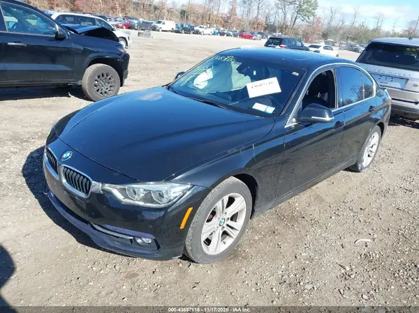 WBA8D9C59JA614234 2018 BMW 3ER - Image 2