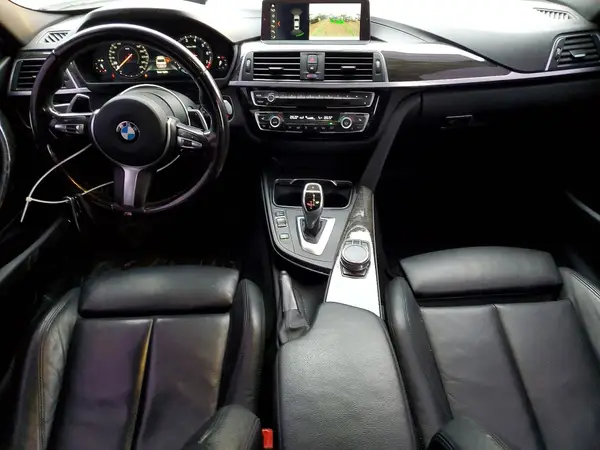 WBA8D9C59JA614282 2018 BMW 3ER - Image 8