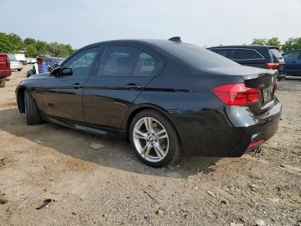 WBA8D9C59JA614377 2018 BMW 3ER - Image 2