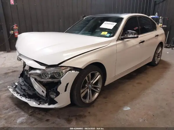 WBA8D9C59JA615397 2018 BMW 3ER - Image 2