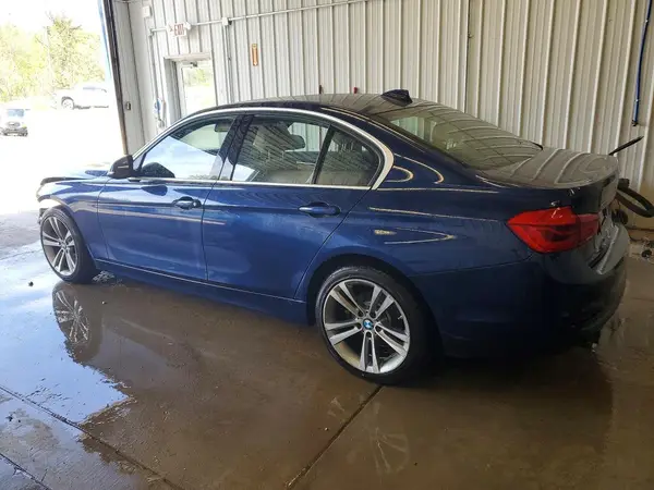 WBA8D9C59JA615478 2018 BMW 3ER - Image 2