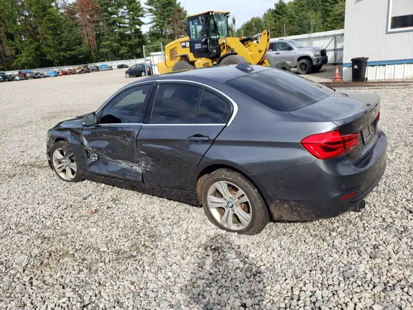 WBA8D9C59JA615836 2018 BMW 3ER - Image 2