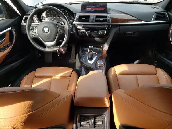 WBA8D9C59JA615836 2018 BMW 3ER - Image 8