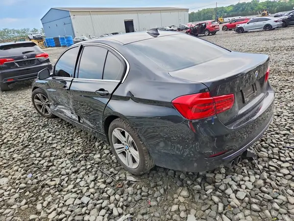 WBA8D9C59JEM33286 2018 BMW 3ER - Image 2
