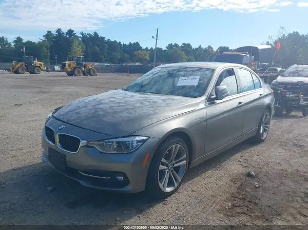 WBA8D9C59JEM33529 2018 BMW 3ER - Image 2