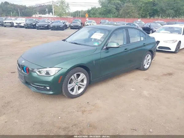 WBA8D9C59JEM33966 2018 BMW 3ER - Image 2