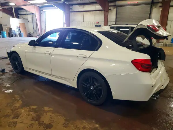 WBA8D9C5XJA012829 2018 BMW 3ER - Image 2