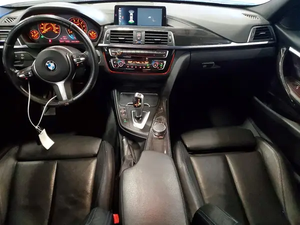 WBA8D9C5XJA012829 2018 BMW 3ER - Image 8