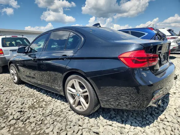 WBA8D9C5XJA013270 2018 BMW 3ER - Image 2