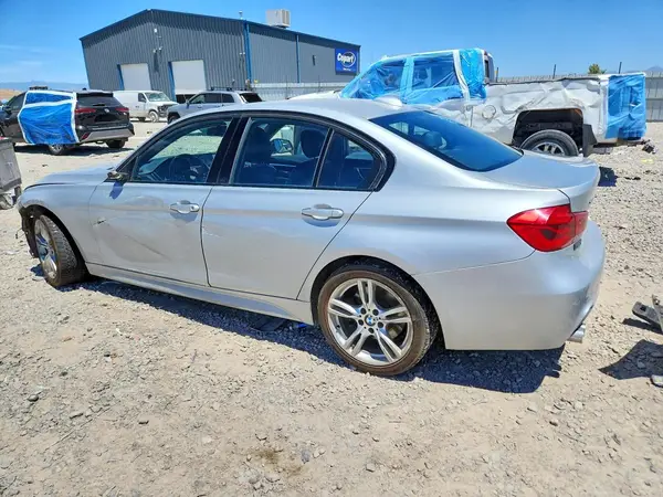 WBA8D9C5XJA013348 2018 BMW 3ER - Image 2