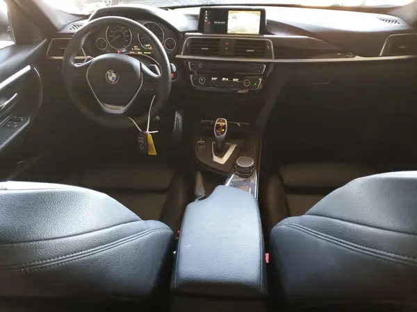 WBA8D9C5XJA607549 2018 BMW 3ER - Image 8
