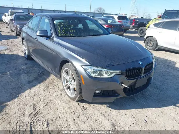 WBA8D9C5XJEM31661 2018 BMW 3ER - Image 1