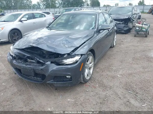 WBA8D9C5XJEM32650 2018 BMW 3ER - Image 2