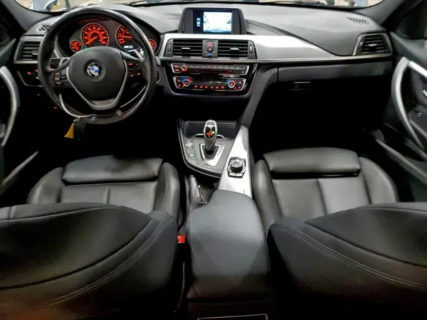 WBA8D9C5XJEM33684 2018 BMW 3ER - Image 8