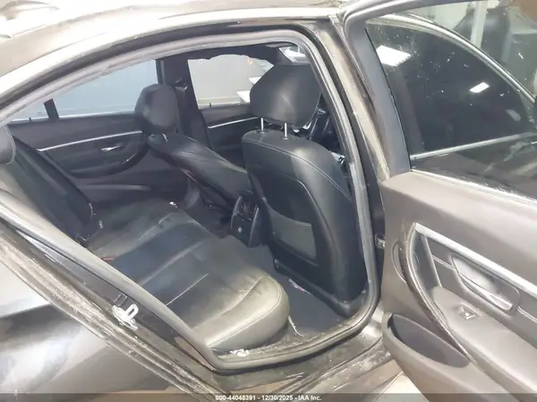 WBA8D9C5XJEM34317 2018 BMW 3ER - Image 8