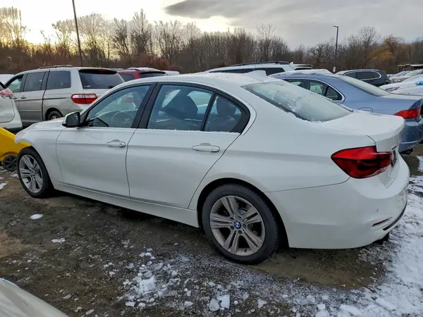 WBA8D9G30HNU61982 2017 BMW 3ER - Image 2